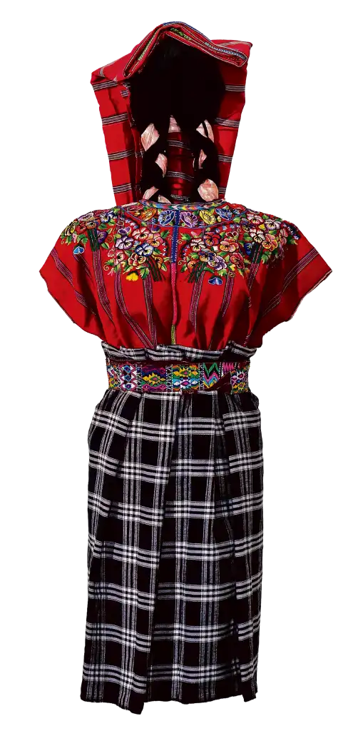 Traje típico de Patzún presentado en maniquí