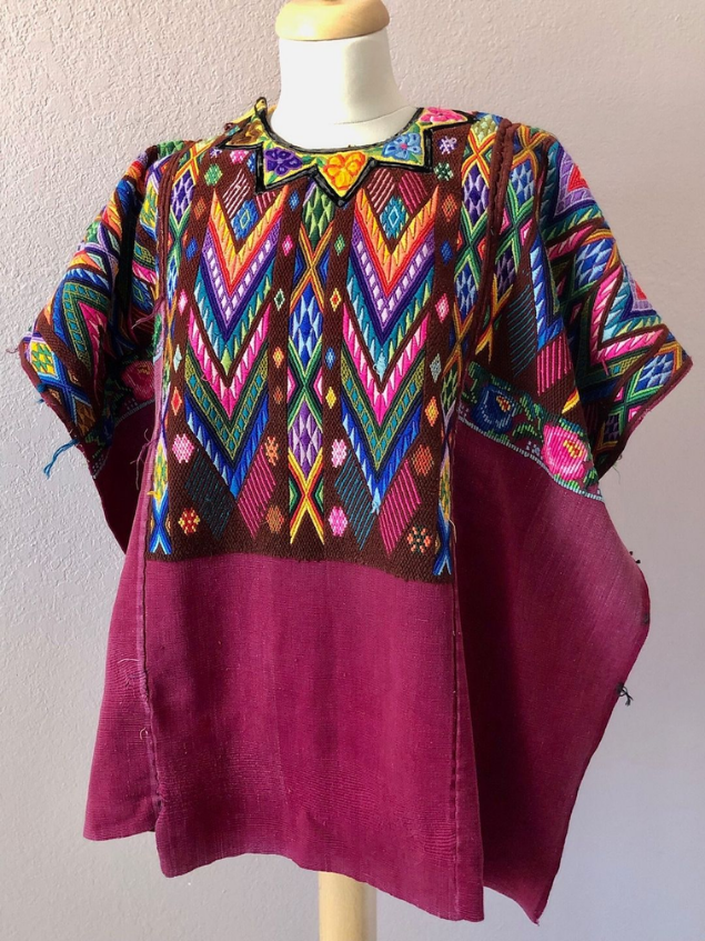 Huipil bordado de Nebaj